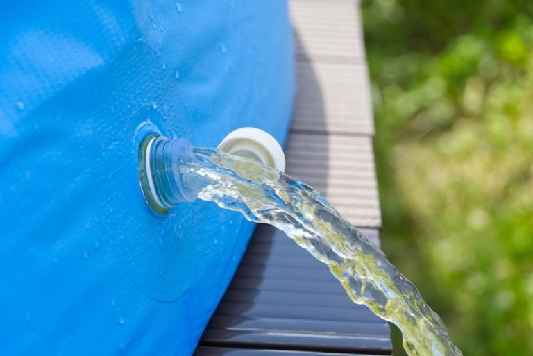 Choisir son adoucisseur d'eau à Voissant pour un foyer sans calcaire